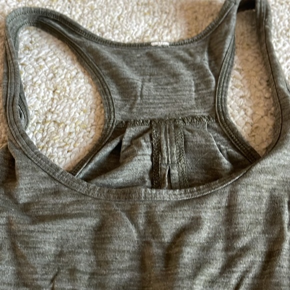 Women’s tank Lululemon sz 4 - Picture 2 of 4